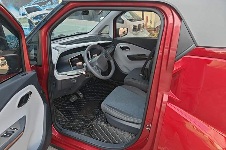 Used Baojun E200 2020 305KM Smart Drive Version Left Front Seat