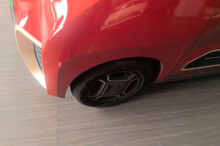 Used Baojun E200 2020 305KM Smart Enjoyment Version Left Front Wheel Hub