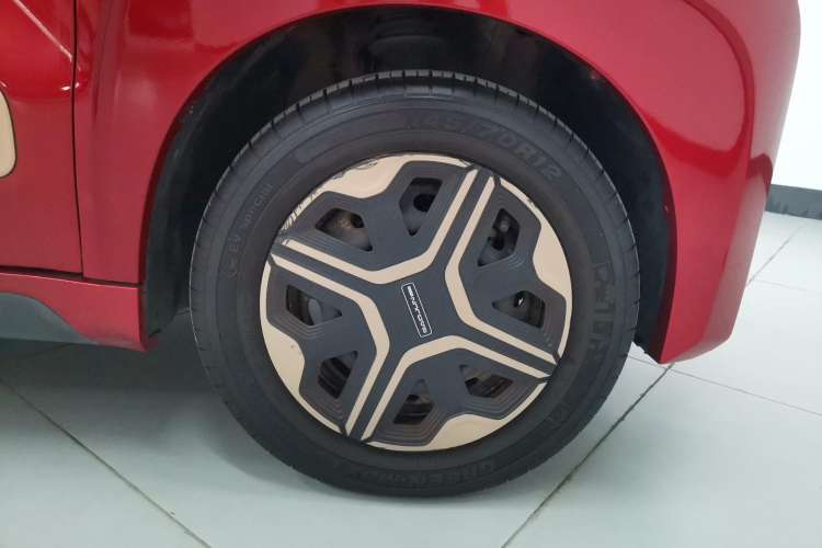 Used Baojun E200 2020 305KM Smart Drive Version Left Front Wheel Hub