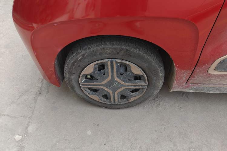Used Baojun E200 2020 305KM Smart Drive Version Left Front Wheel Hub