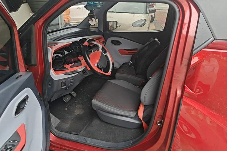 Used Baojun E200 2020 305KM Smart Enjoyment Version Left Rear Seat