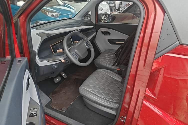 Used Baojun E200 2020 305KM Smart Drive Version Left Rear Seat