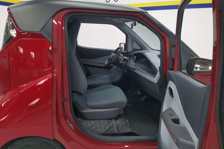 Used Baojun E200 2020 305KM Smart Drive Version Right Front Seat