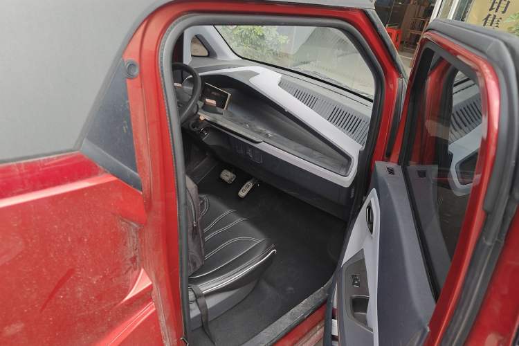 Used Baojun E200 2020 305KM Smart Drive Version Right Front Seat