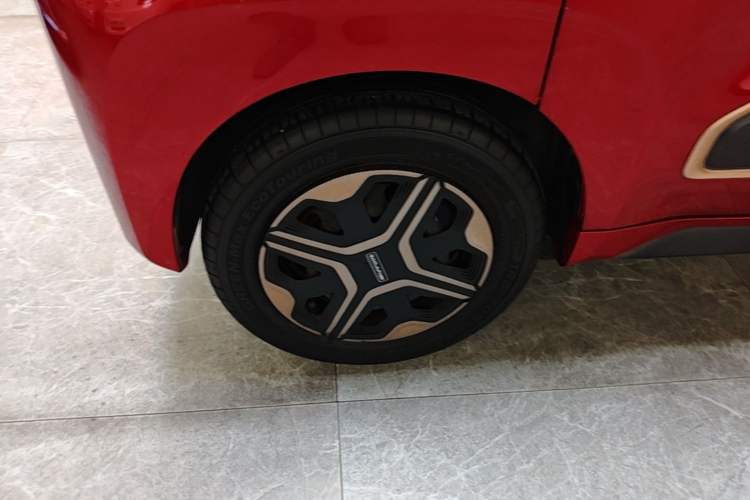 Used Baojun E200 2020 305KM Smart Enjoyment Version Right Rear Wheel Hub