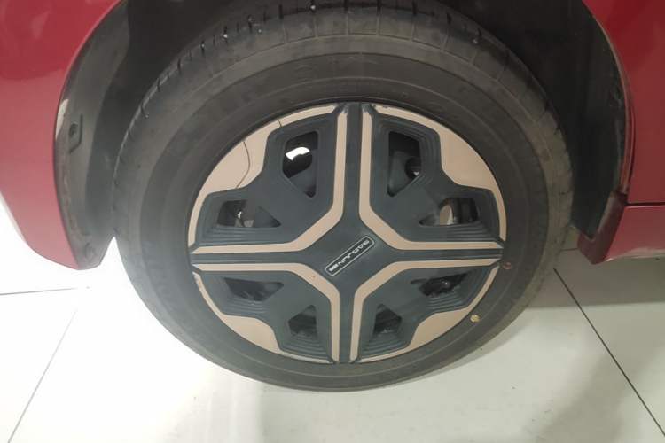 Used Baojun E200 2020 305KM Smart Drive Version Right Rear Wheel Hub