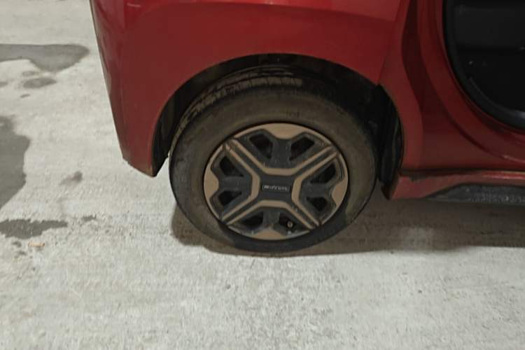 Used Baojun E200 2020 305KM Smart Drive Version Right Rear Wheel Hub