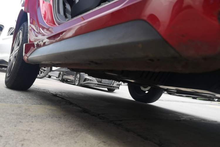 Used Baojun E200 2020 305KM Smart Drive Version Right Side Sill