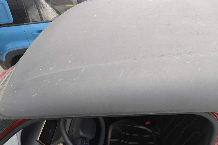 Used Baojun E200 2020 305KM Smart Drive Version Roof