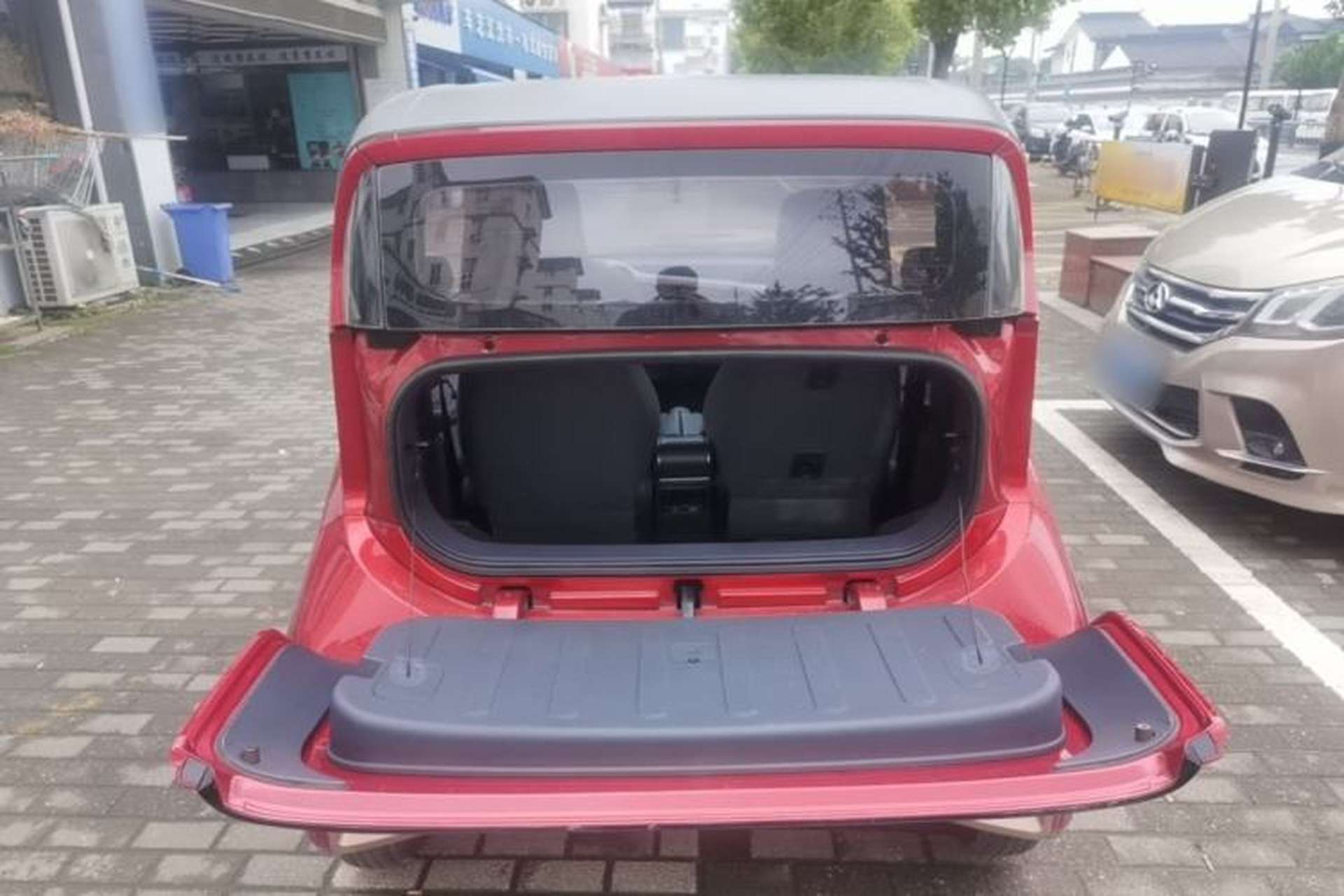 Used Baojun E200 2020 305KM Smart Drive Version Trunk