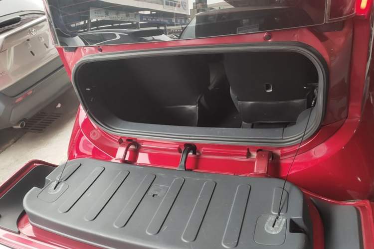 Used Baojun E200 2020 305KM Smart Drive Version Trunk