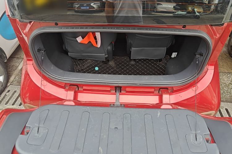 Used Baojun E200 2020 305KM Smart Drive Version Trunk