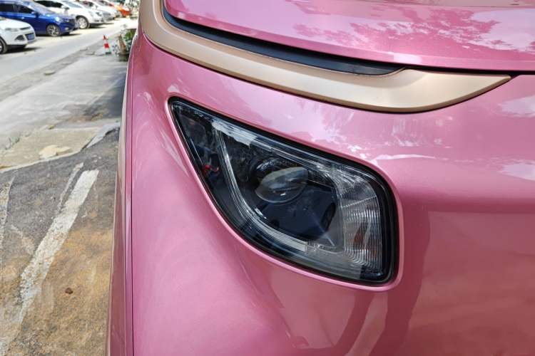 Used Baojun E200 2020 305KM Smart Drive Version Right Front Headlight