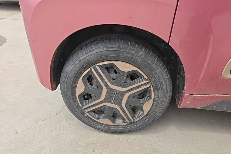 Used Baojun E200 2020 305KM Smart Drive Version Right Rear Wheel Hub