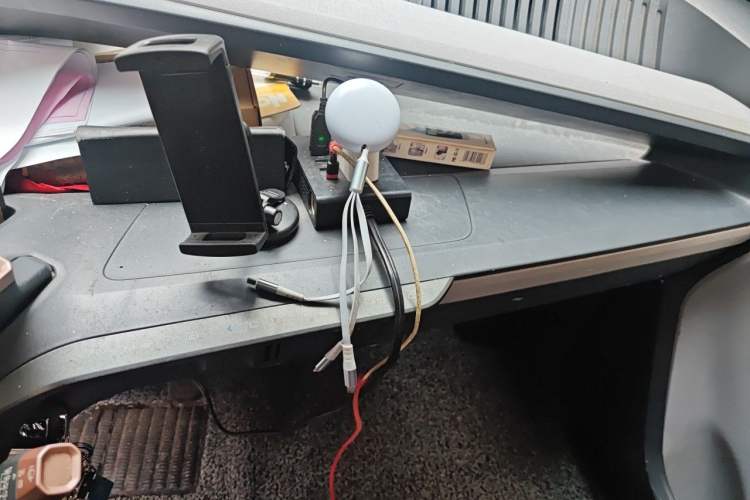 Used Baojun E200 2020 305KM Smart Drive Version Audio And AC Panel