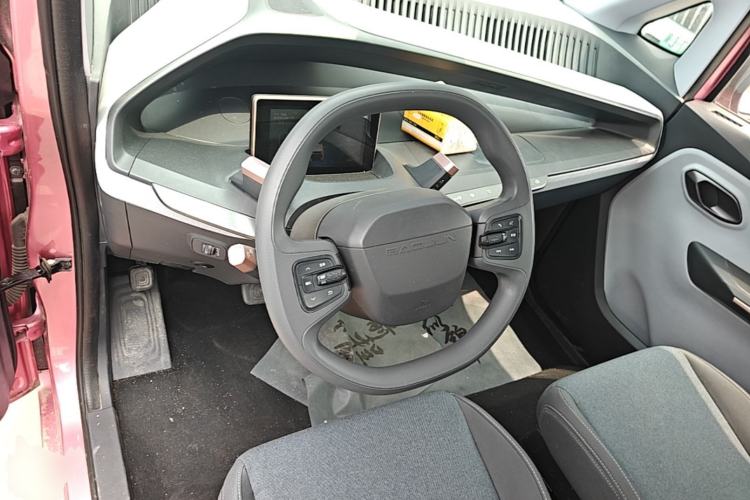 Used Baojun E200 2020 305KM Smart Drive Version Steering Wheel