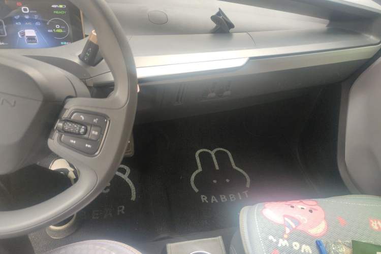 Used Baojun E200 2020 305KM Smart Drive Version Audio And AC Panel