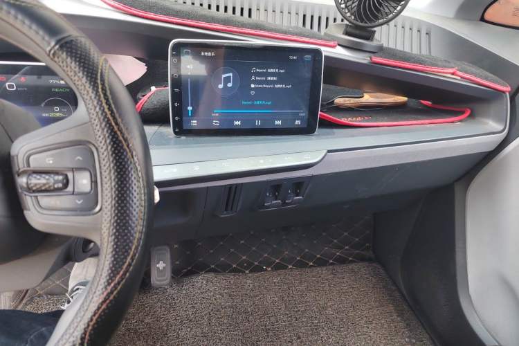 Used Baojun E200 2020 305KM Smart Drive Version Audio And AC Panel