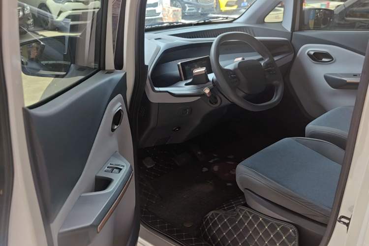 Used Baojun E200 2020 305KM Smart Drive Version Driver Seat