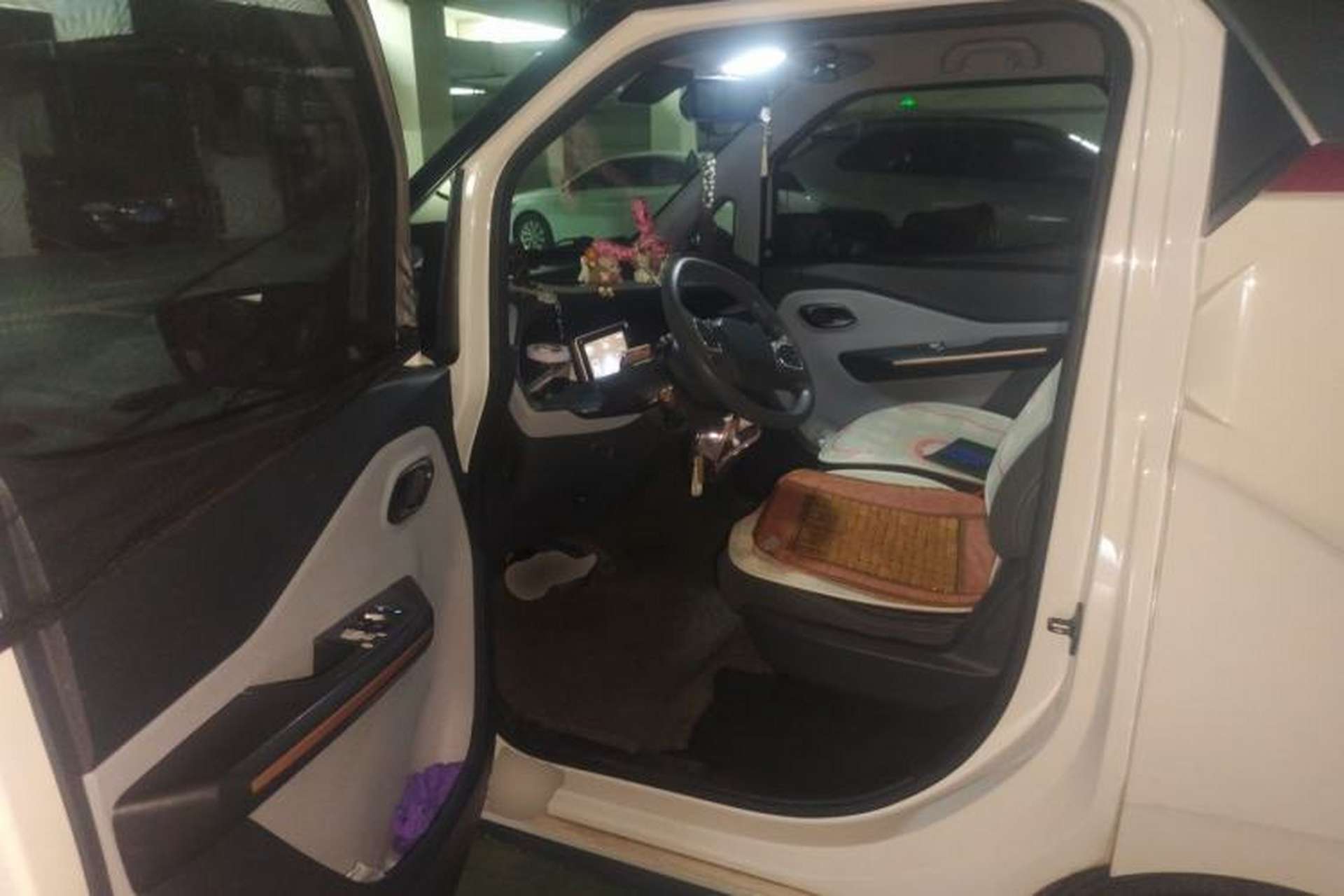 Used Baojun E200 2020 305KM Smart Drive Version Driver Seat