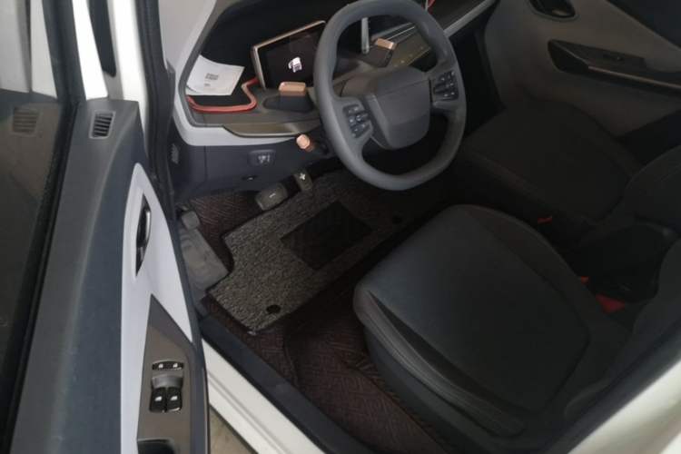 Used Baojun E200 2020 305KM Smart Drive Version Driver Seat