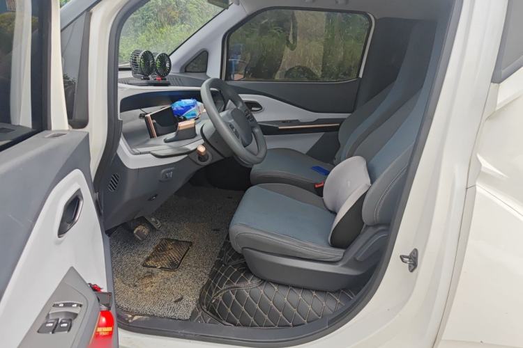 Used Baojun E200 2020 305KM Smart Drive Version Driver Seat
