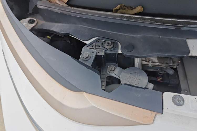 Used Baojun E200 2020 305KM Smart Drive Version Engine Bay Right