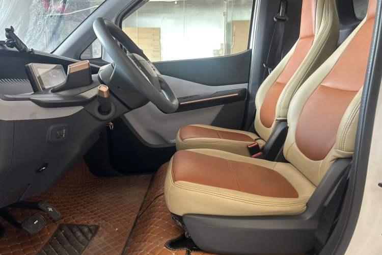 Used Baojun E200 2020 305KM Smart Drive Version Interior 1