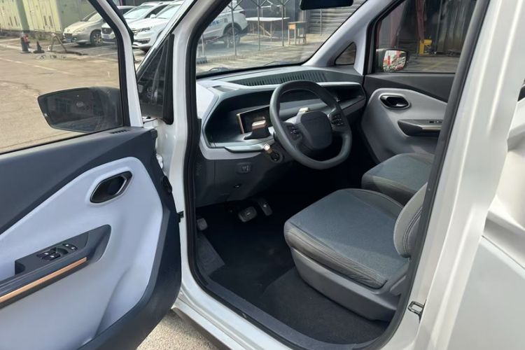 Used Baojun E200 2020 305KM Smart Drive Version Interior 2