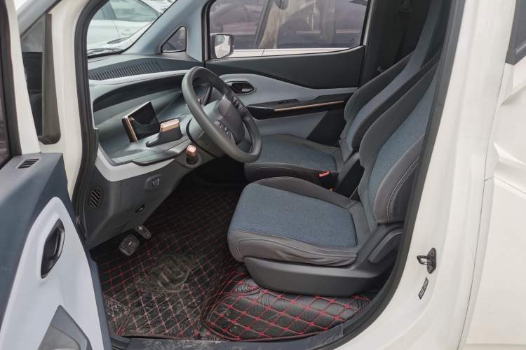 Used Baojun E200 2020 305KM Smart Drive Version Interior 2