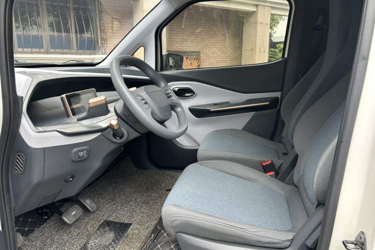Used Baojun E200 2020 305KM Smart Drive Version Interior 2
