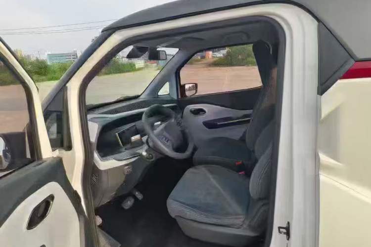 Used Baojun E200 2020 305KM Smart Drive Version Interior 3