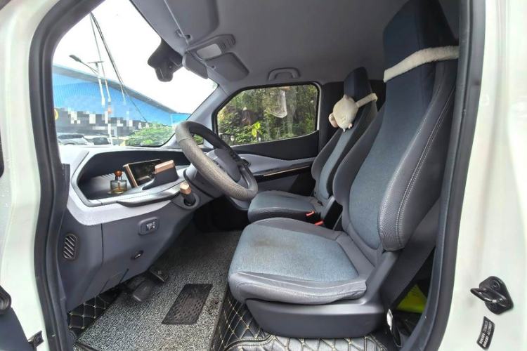 Used Baojun E200 2020 305KM Smart Drive Version Interior 3