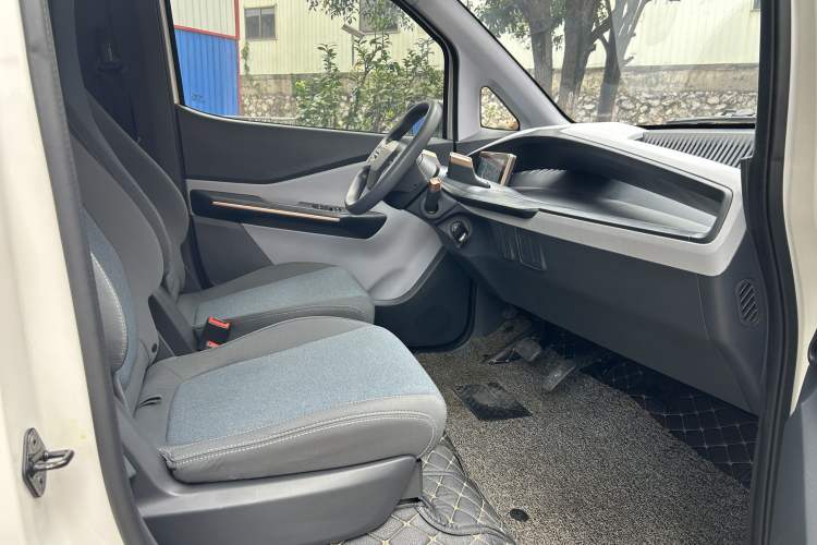 Used Baojun E200 2020 305KM Smart Drive Version Interior 4