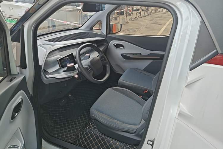 Used Baojun E200 2020 305KM Smart Drive Version Left Front Seat