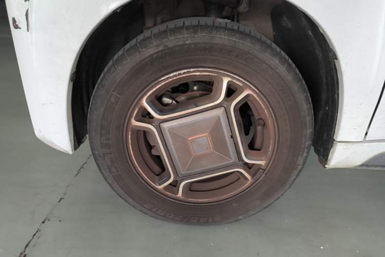 Used Baojun E200 2020 305KM Smart Enjoyment Version Left Front Wheel Hub