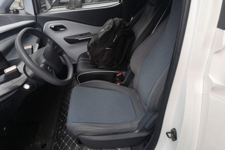 Used Baojun E200 2020 305KM Smart Drive Version Left Rear Seat