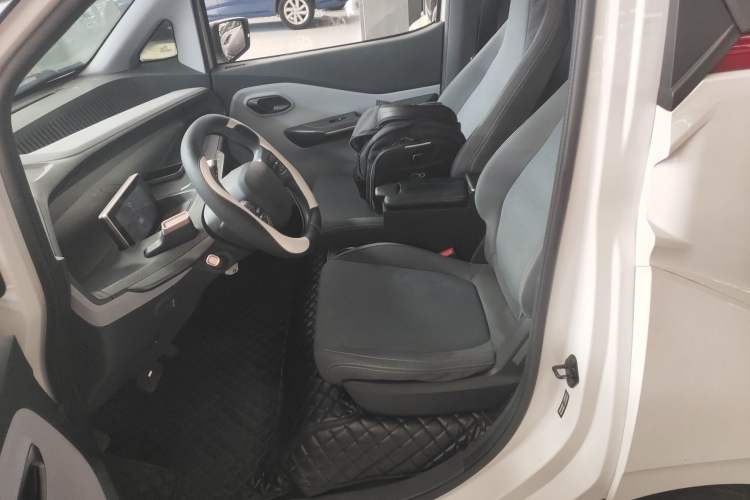 Used Baojun E200 2020 305KM Smart Drive Version Left Rear Seat