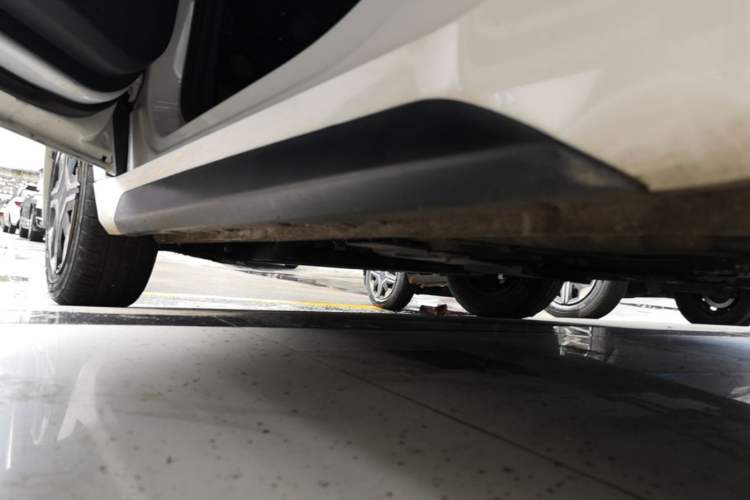 Used Baojun E200 2020 305KM Smart Drive Version Left Side Sill