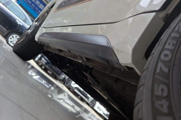 Used Baojun E200 2020 305KM Smart Drive Version Left Side Sill