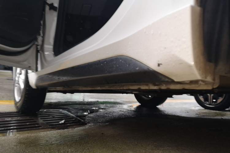 Used Baojun E200 2020 305KM Smart Drive Version Left Side Sill