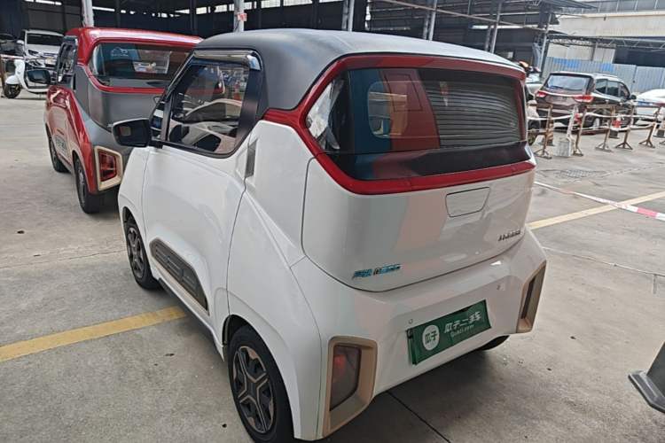 Used Baojun E200 2020 305KM Smart Drive Version Rear Left 45 Deg