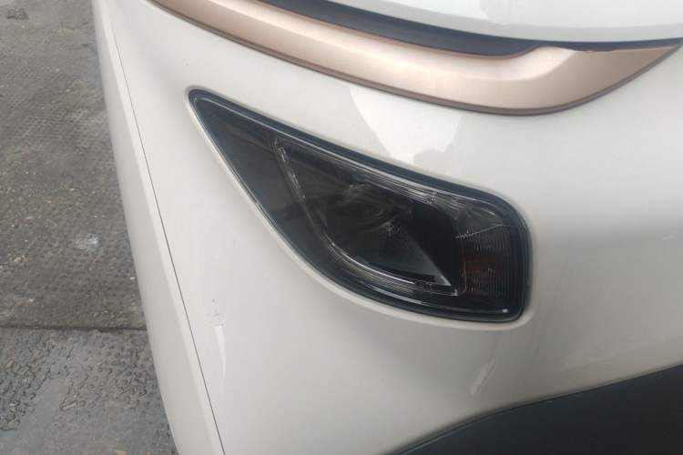 Used Baojun E200 2020 305KM Smart Drive Version Right Front Headlight