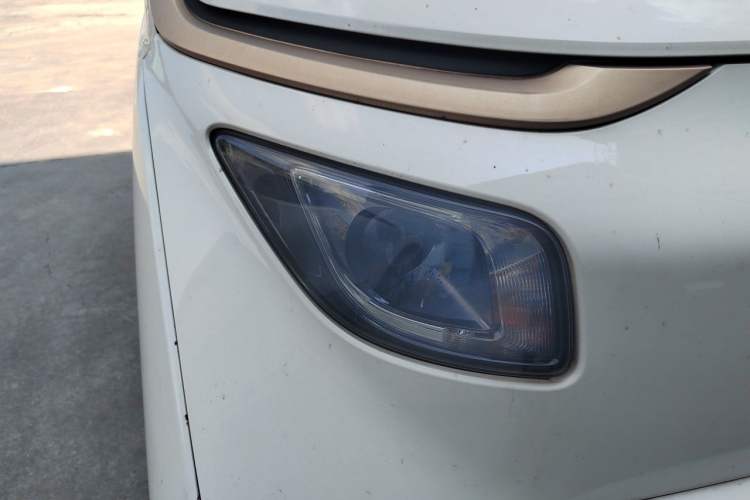 Used Baojun E200 2020 305KM Smart Drive Version Right Front Headlight