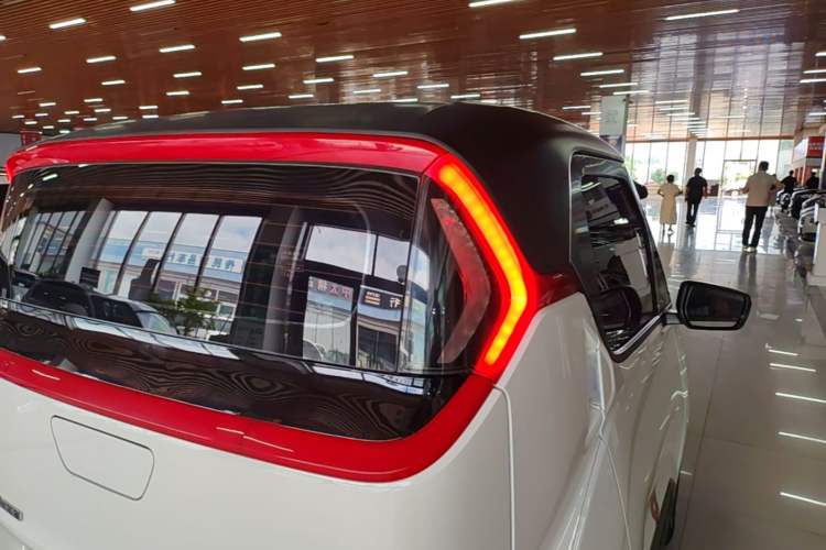 Used Baojun E200 2020 305KM Smart Drive Version Right Rear Taillight