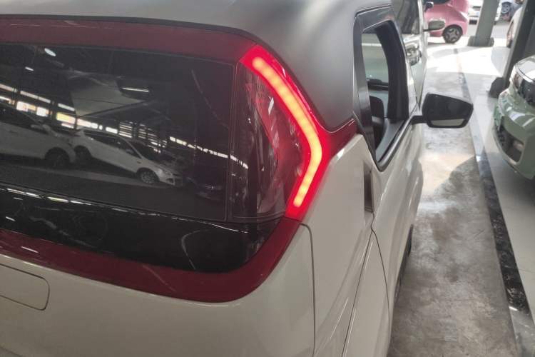 Used Baojun E200 2020 305KM Smart Drive Version Right Rear Taillight