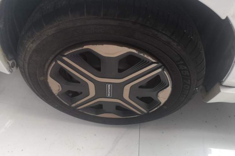Used Baojun E200 2020 305KM Smart Drive Version Right Rear Wheel Hub