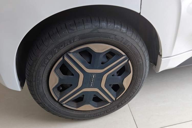 Used Baojun E200 2020 305KM Smart Drive Version Right Rear Wheel Hub