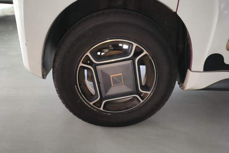 Used Baojun E200 2020 305KM Smart Enjoyment Version Right Rear Wheel Hub
