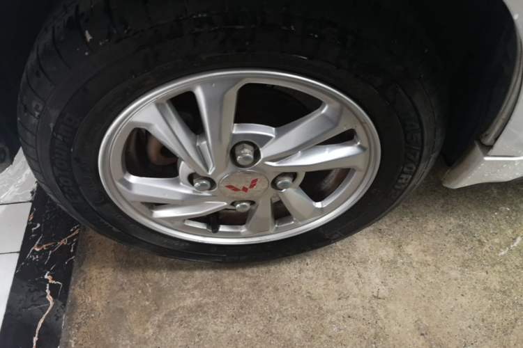 Used Baojun E200 2020 305KM Smart Drive Version Right Rear Wheel Hub